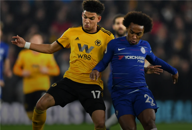 汪涵陪儿子马术比赛展现轻松生活面，体现家庭关怀与育儿智慧，引发网友热议。