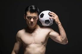 大厂“抢破头”的赛道，被这款小游戏跑通了？