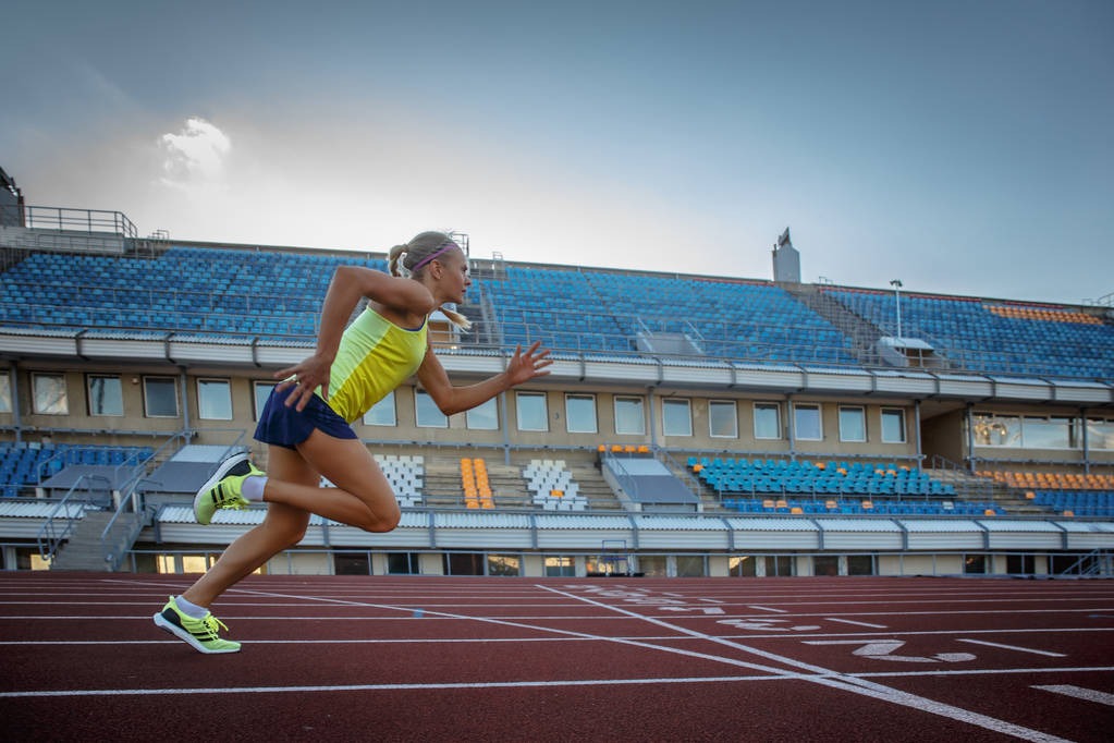 世体：若纳坦-塔已经收到多份报价，但他还在等待巴萨